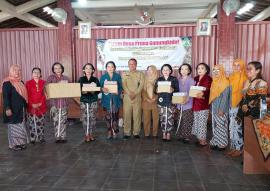 DESA PRIMA TERATAI KALURAHAN SUMBEREJO RAIH JUARA DUA LOMBA BERBUSANA ADAT YOGYAKARTA
